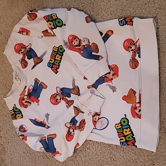 Kids Super Mario Sweatshirt - Picture 1 of 3